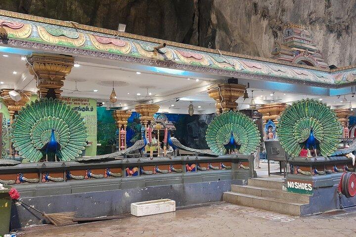 Batu Cave and Kuala Lumpur Heritage Tour by Train and Walking