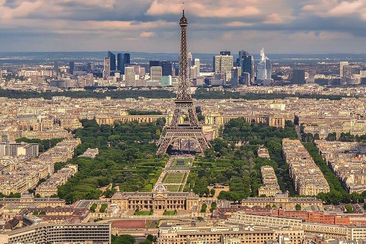 Paris Private Airport Transfer & City Sightseeing Tour
