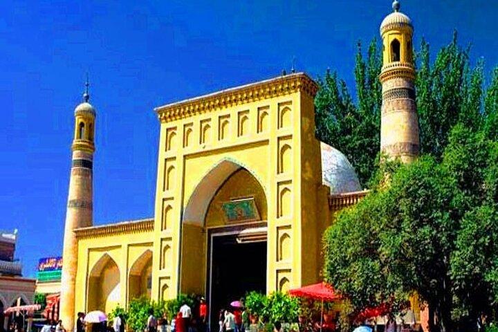 13 Days Silk Road Group Tour: Xinjiang, Gansu, Qinghai
