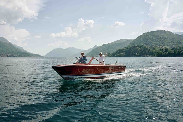 Private Lake Como Wooden Speedboat Tour with Aperitif
