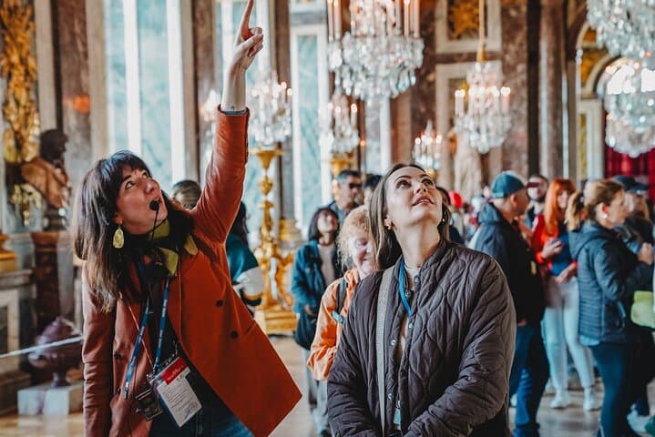 Private Versailles Palace and Garden with Van Transfer from Paris