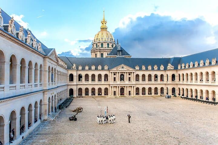 Napoleons Tomb and Army Museum