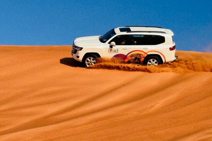 Dubai Desert safari Tour with Live BBQ & Belly Dance Shows