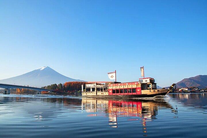 Mt Fuji Tour to Oshino, Kawaguchiko Cable Car & Matcha Experience