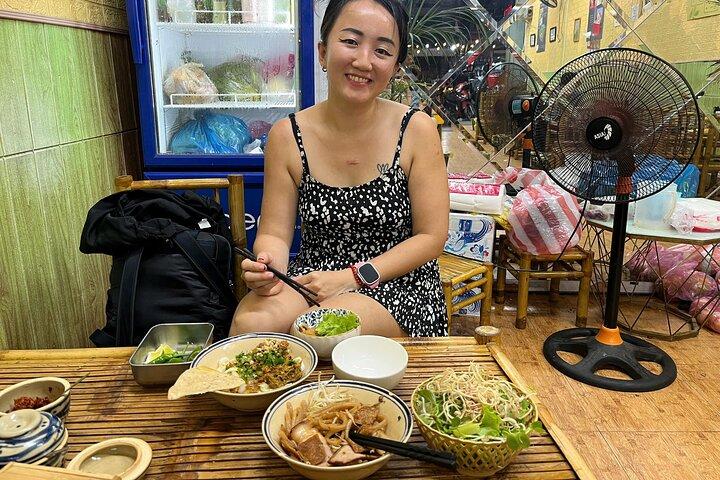 Da Nang Local Street Food Private Tour With Optional Evening Show