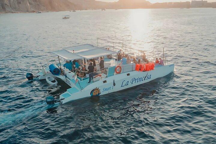 Cabo Catamaran Cruise – Arch, Snorkeling, Open Bar & Snacks