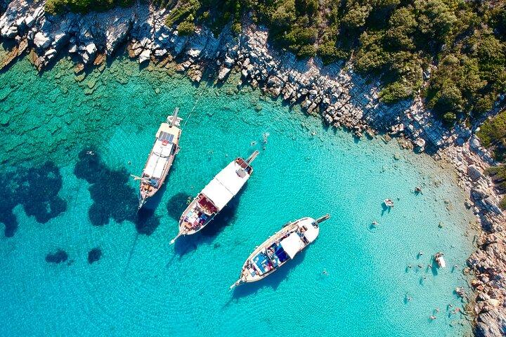 Orak Island, German Bay, Rabbit Bay Boat Tour incl. Lunch