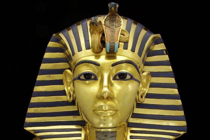 Ultimate Cairo Tour: Pyramids, Museum & Khalili Market