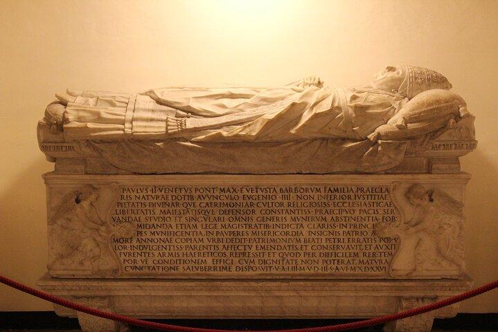 St. Peter's Basilica and Tombs of the Popes - Guided Tour