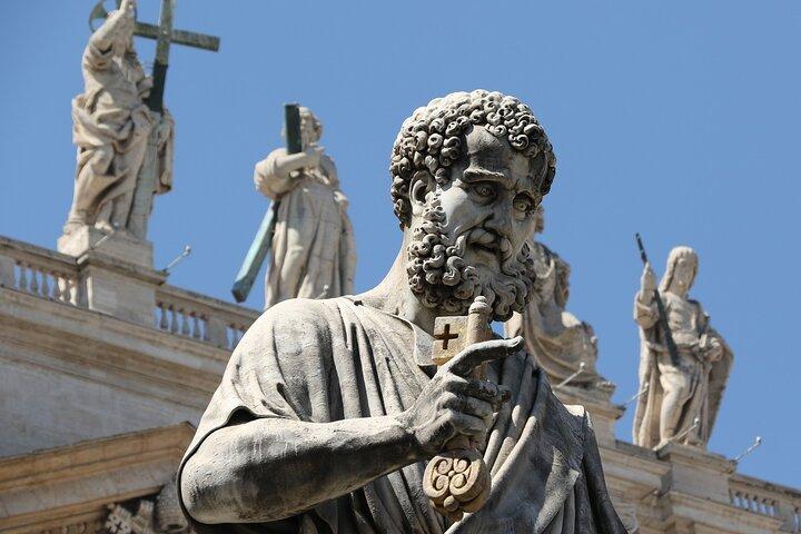 St. Peter's Basilica and Tombs of the Popes - Guided Tour