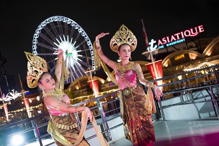 White Orchid Chao Phraya River Dinner Cruise free Beer in Bangkok