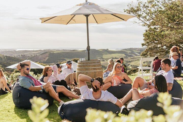 Auckland: Waiheke Island Seafront Lunch & Premium Wine Tour