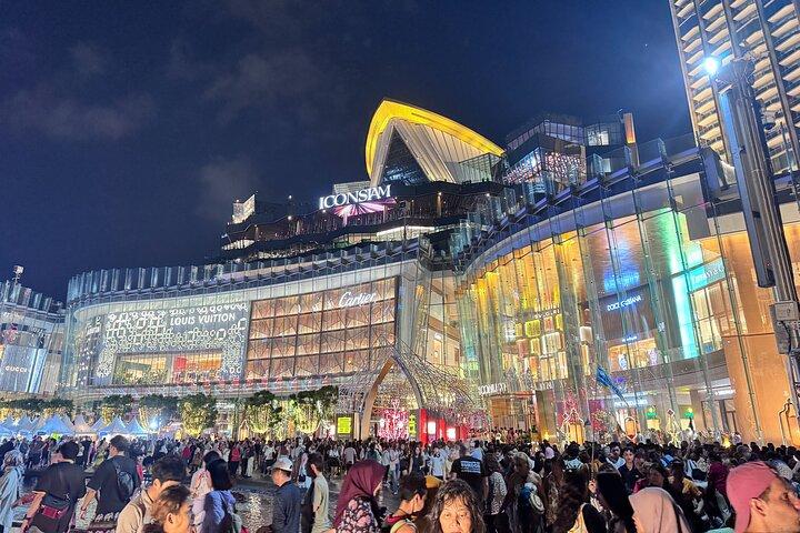 White Orchid Chao Phraya River Dinner Cruise free Beer in Bangkok
