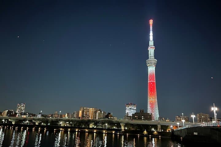 Discover the hidden gems of Tokyo:Private Tour with a Local Guide