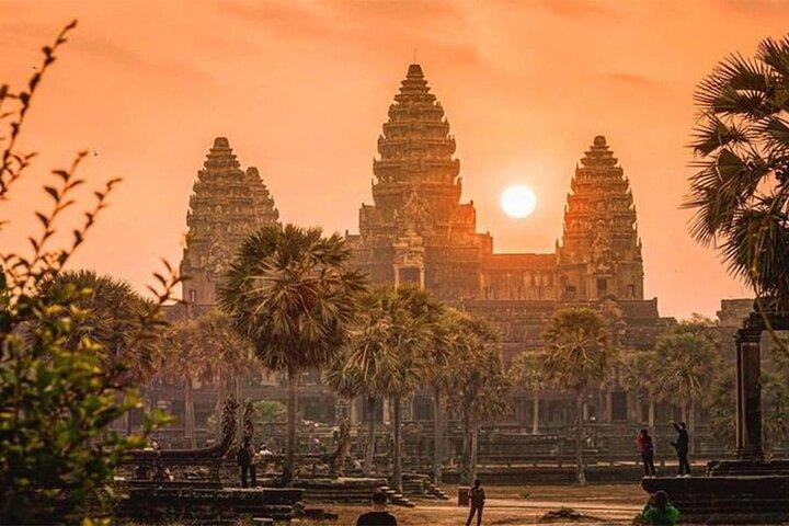 Full-Day Guided Sunset Tour of Angkor Wat