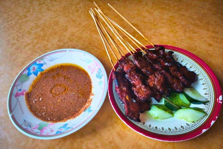 Kuching Foodie Experience Guided Tour with 5 Tastings