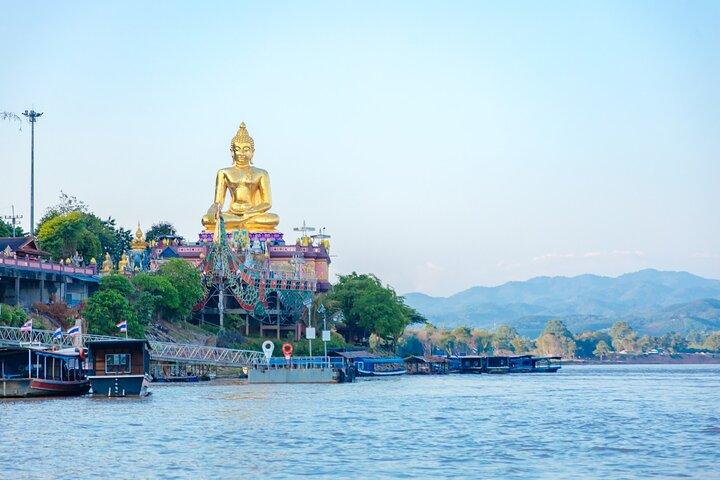 White, Black, Blue Temples & Golden Triangle Tour From Chiang Mai