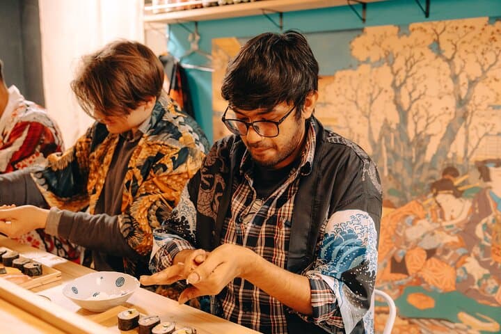 Popular Sushi Making Class in Asakusa