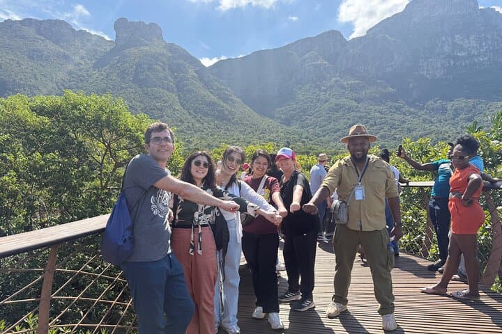 Private Robben Island, Kirstenbosch and Wine Tasting Tour