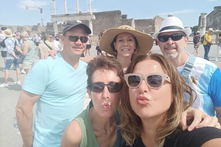 From Naples to Positano with 2hr stop at Pompeii or Vice Versa