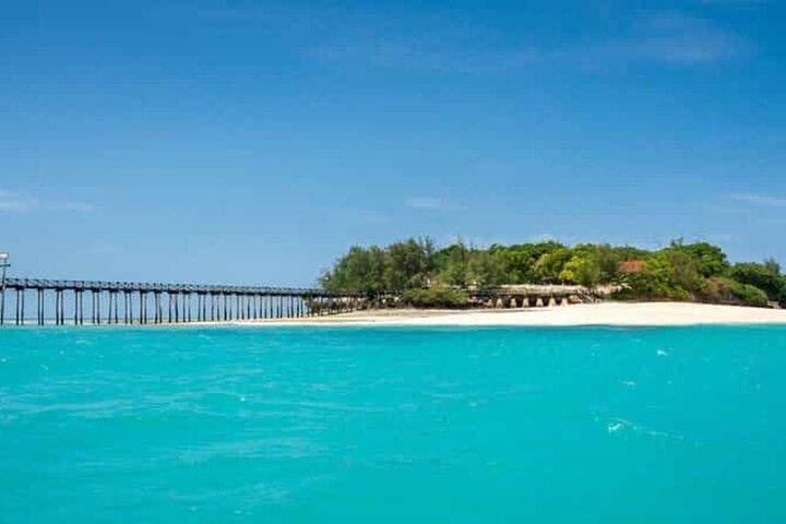Stone Town Prison Island and Spice Farm with Lunch Zanzibar Tour