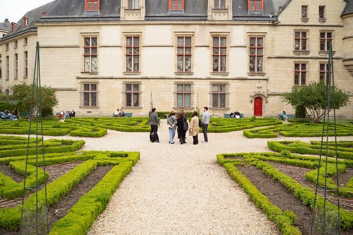 Paris: Pastries & Damnations - A Sweet Tour of the Old City