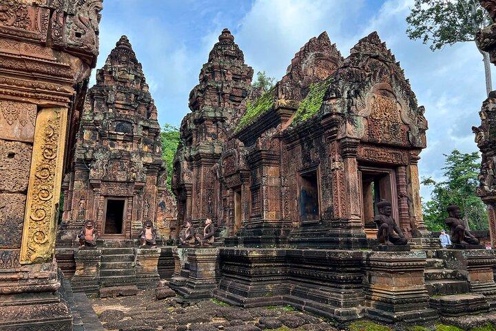 Full Day Banteay Srei, Beng Mealea and Kulen Mountain with Picnic