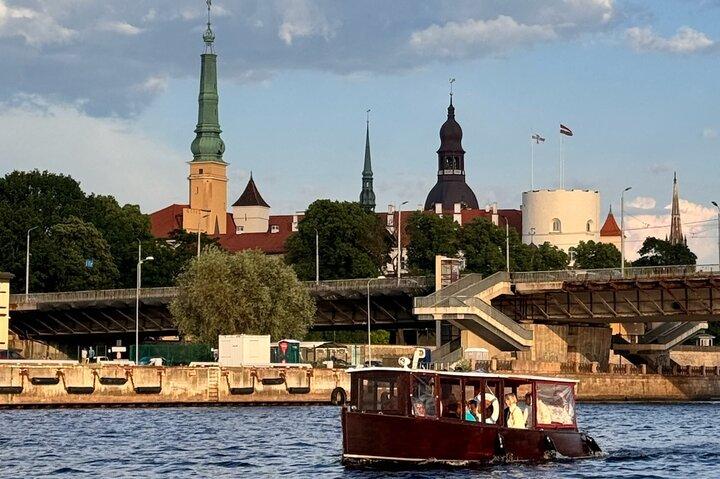 Riga: Private Riga canal boat tour with Welcome Drinks