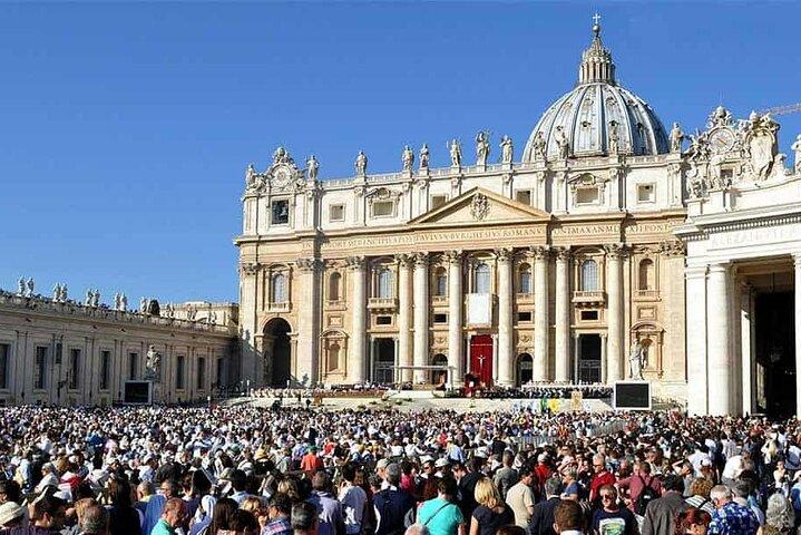Papal Audience in Vatican, Tickets, and Assiatance