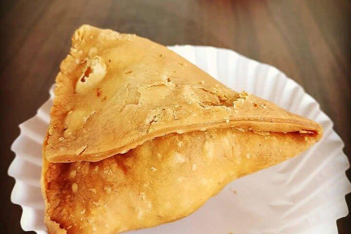 Jaipur Food & Bazaar Walking Tour with 10+ Food Tastings