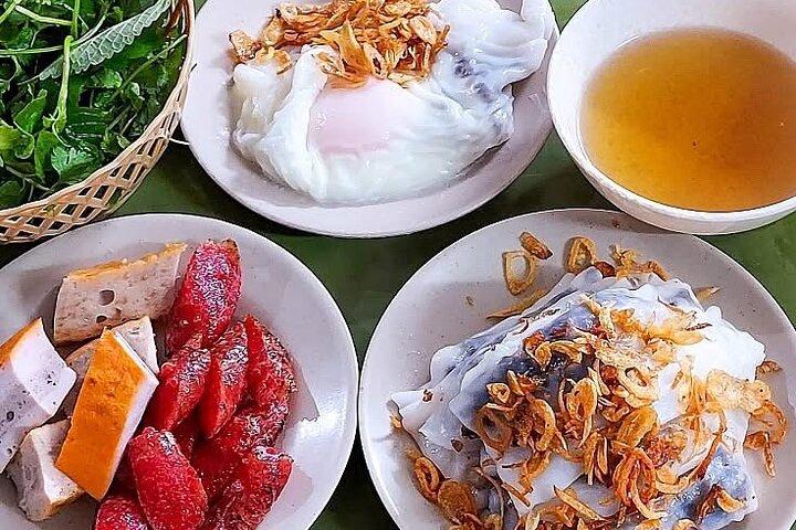 Private Hanoi Old Quarter Street Food Tour with Student Guide