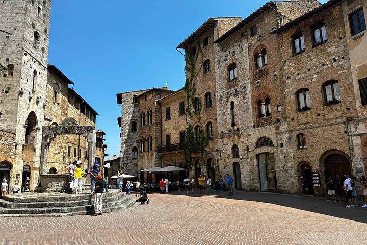 Quick Tuscan escape from Florence: San Gimignano &Wine Experience