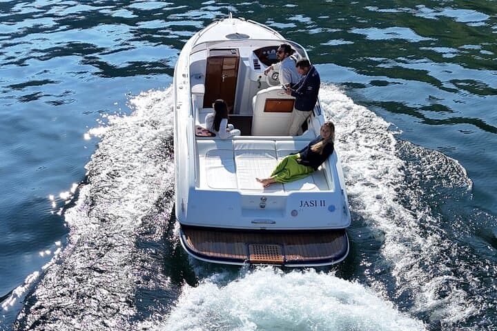 Jasi Como Lake Boat Tours