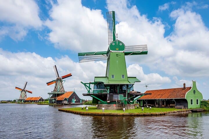 Amsterdam: Zaanse Schans, "Lego-houses" and Volendam Tour