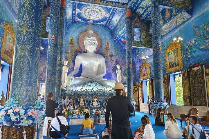 Chiang Rai Day Tour from Chiang Mai : Red, White and Blue Temples