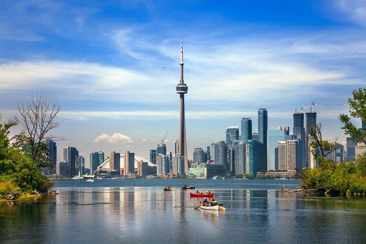5-Day Niagara Falls, Toronto, Montreal and Quebec City from NYC