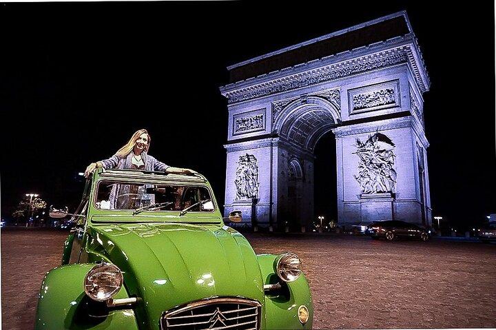 Best guided sightseeing tour in Paris by French vintage car