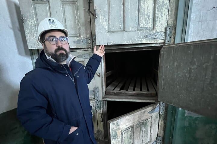 Hard Hat Tour of the Abandoned Ellis Island Hospital Complex