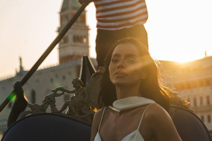 Cinematic Photoshoot in Venice: Capture Venice Hidden Gems