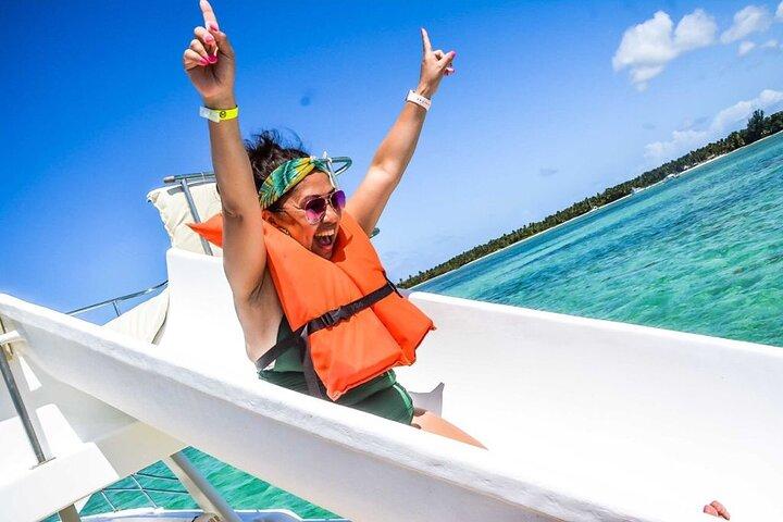 Sunshine PARTY BOAT CATAMARAN-PARTY+DRINKS+SNORKELING+NATURAL