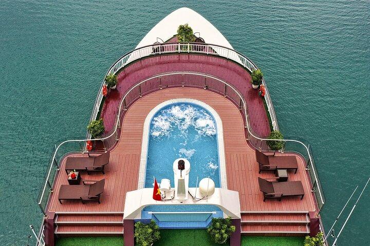 From Hanoi: 2-Day Halong & Lan Ha Bay on Dora Luxury Cruise