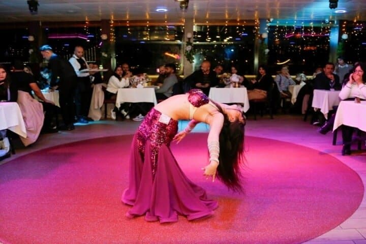 Bosphorus Evening Cruise: Dinner, Live Shows & Private Table