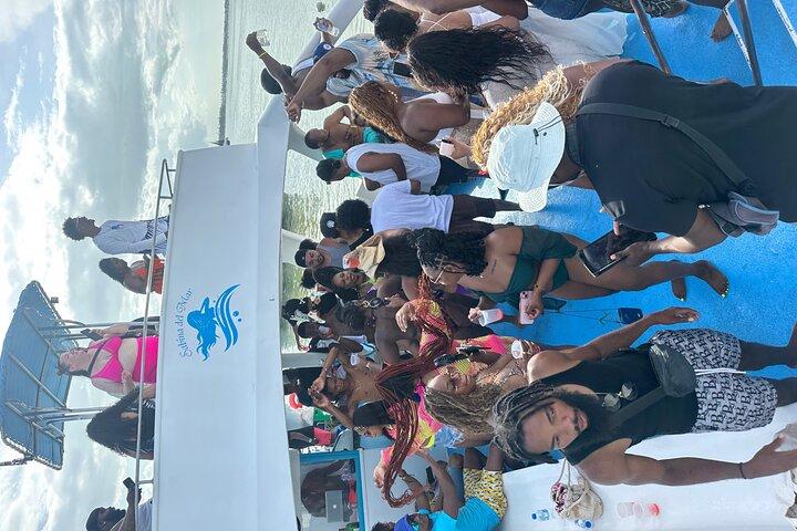 Hip Hop Adult Only Party Boat with Unlimited drinks & Sandba stop