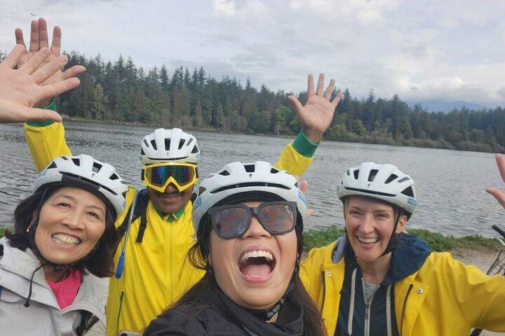 Stanley Park & Vancouver City Highlights 4 Hour Bike Tour 2 in 1