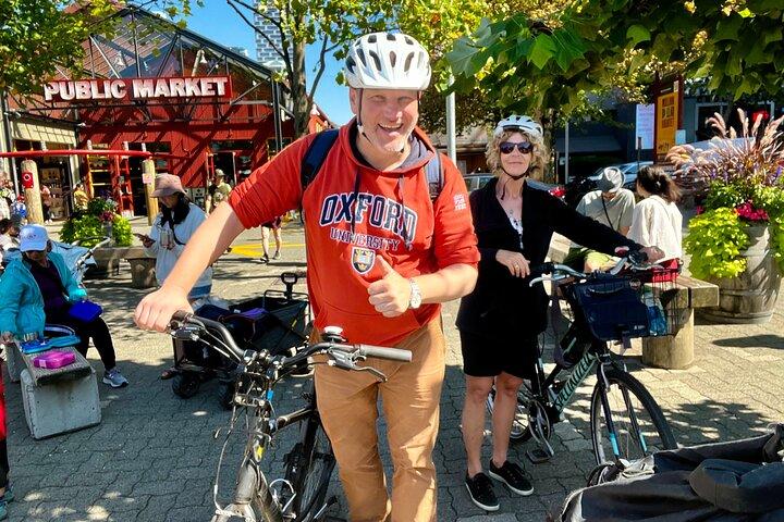 Stanley Park & Vancouver City Highlights 4 Hour Bike Tour 2 in 1