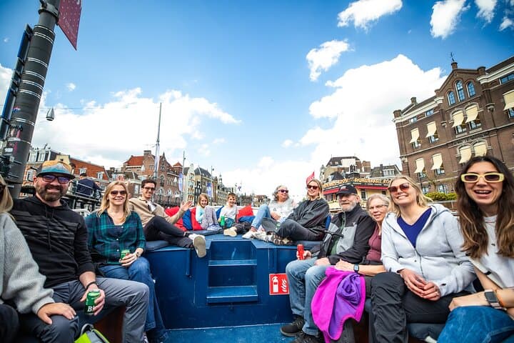 Amsterdam Open Boat Cruise with Live Guide and Two Drinks