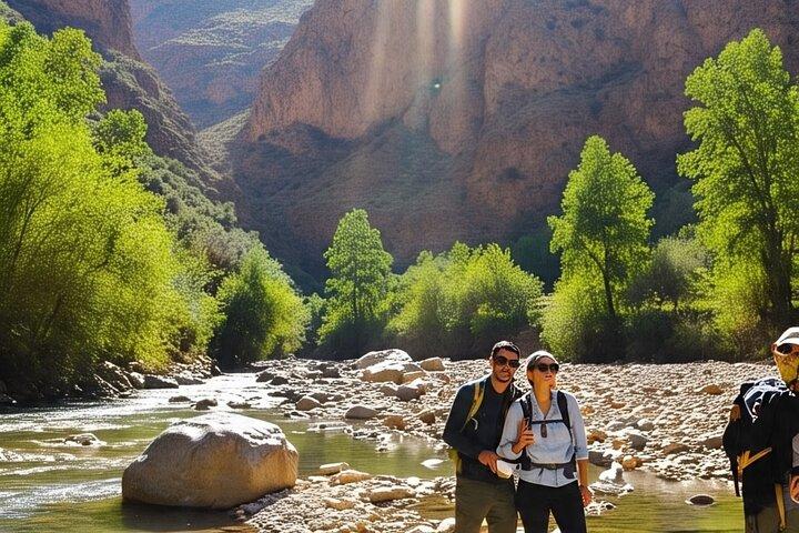 Visit the beautiful places DE Marrakech and the Atlas Mountains