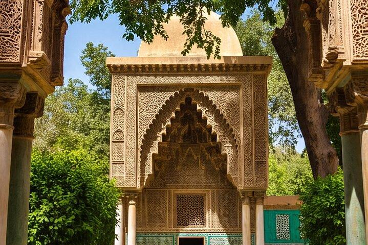 Visit the beautiful places DE Marrakech and the Atlas Mountains
