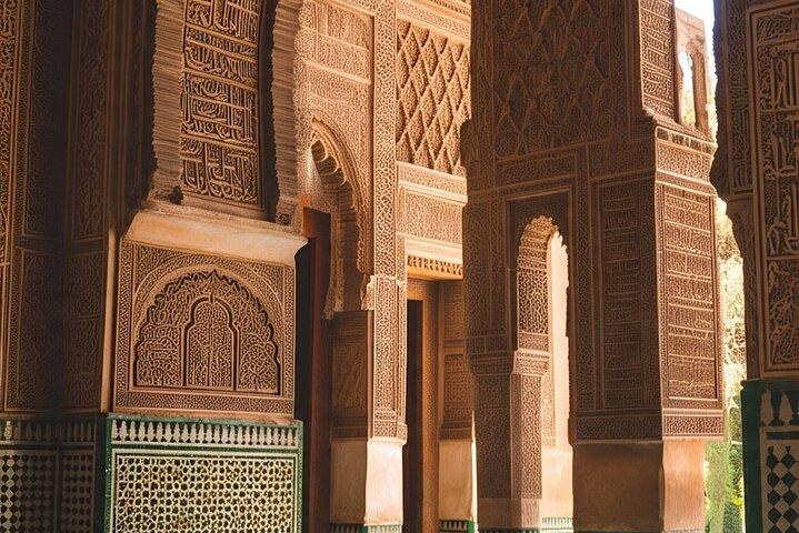 Visit the beautiful places DE Marrakech and the Atlas Mountains