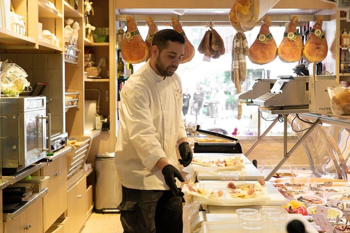 Bites and Delights: Trastevere and Campo de' Fiori Food Tour